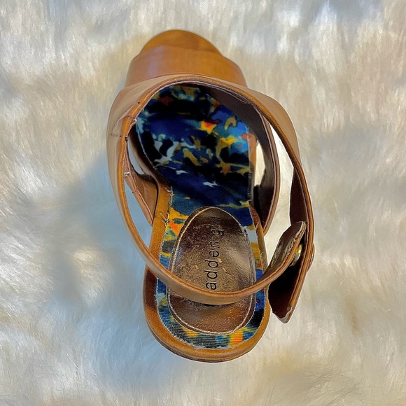 Madden Girl brown leather wedges with wide straps. Size 6 - Picture 6 of 9